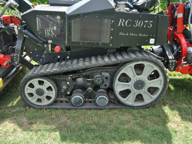 Robot-Black-Shire-02