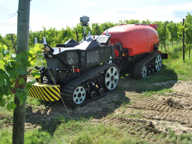 Robot-Black-Shire-08